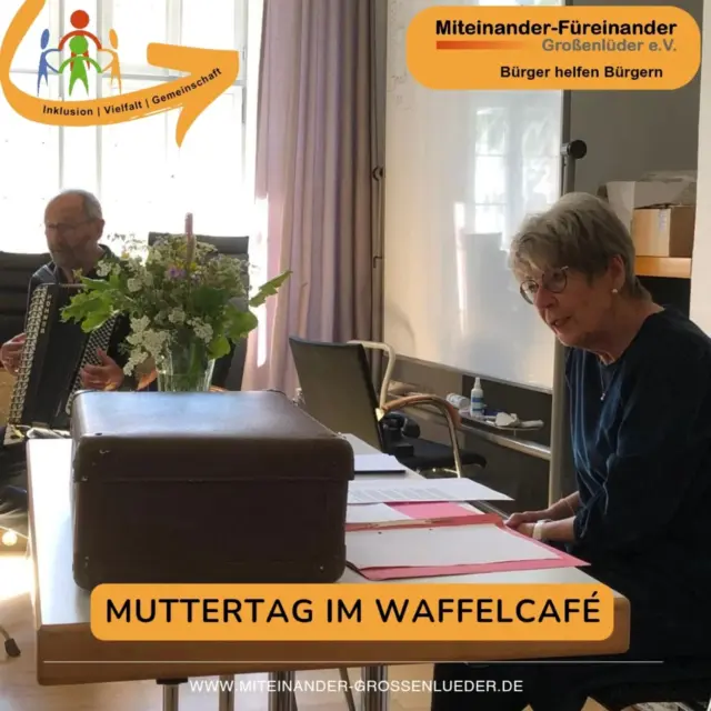 Leckere Torten und Frühlingsgefühle zum Muttertag 

Am vergangenen Montag lud unser Verein zum traditionellen „Waffelkaffee zum Muttertag“ ein – ein gemütlicher Nachmittag voller Genuss, Geschichten und Gemeinschaft. Der Duft von frischem Gebäck erfüllte den Raum, während sich die Gäste zu Kaffee und Kuchen versammelten.

Für die kulturelle Unterhaltung sorgte Silvia Hillenbrand, die  musikalisch von Lothar Ziegler unterstützt wurde. Unter dem Motto „Frühling, Farben, Gefühle“ las Frau Hillenbrand ausgewählte Gedichte und erzählte kleine Anekdoten, die das Erwachen der Natur und die Leichtigkeit des Frühlings einfingen.

Besonders berührend war der Moment, als ein Gast das berühmte Gedicht „Herr von Ribbeck auf Ribbeck im Havelland“ auswendig aufsagte – ein Gänsehautmoment, der mit großem Applaus bedacht wurde.

Die Veranstaltung bot nicht nur liebevolle Anerkennung zum Muttertag, sondern auch eine wohltuende Auszeit vom Alltag – voller Herzenswärme, Poesie und süßer Köstlichkeiten.

#muttertag #waffelkaffee #frühlingsgefühle #poesie #gemeinschaft #tortenliebe #herzenswärme